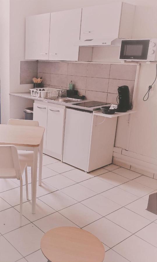 Appartement Cosy En Centre Centre-Ville . . . Nimes Exterior foto