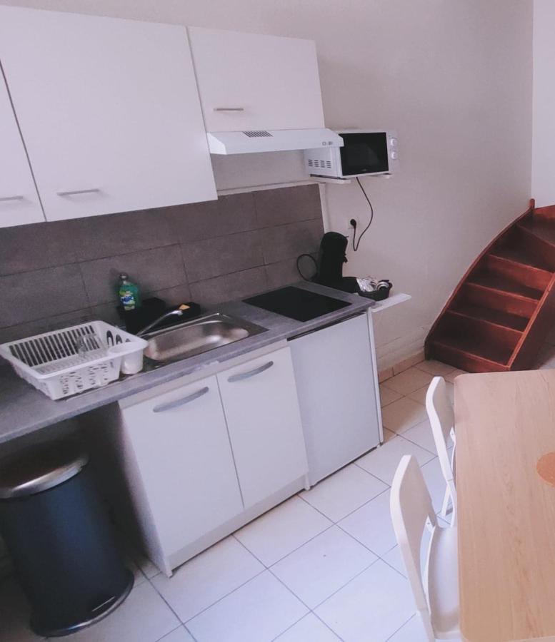 Appartement Cosy En Centre Centre-Ville . . . Nimes Exterior foto