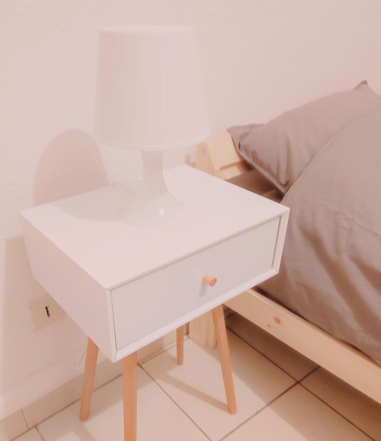 Appartement Cosy En Centre Centre-Ville . . . Nimes Exterior foto