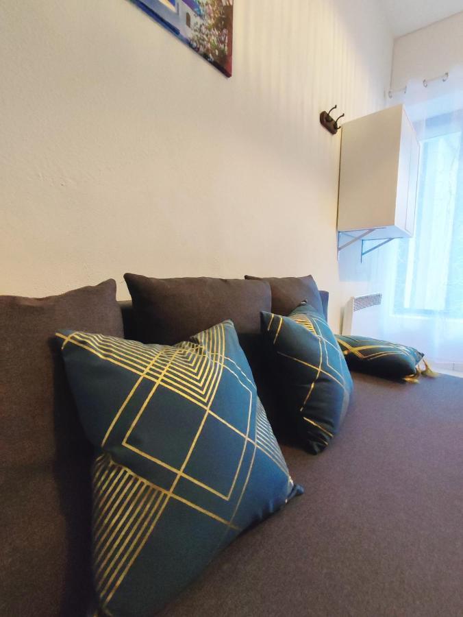 Appartement Cosy En Centre Centre-Ville . . . Nimes Exterior foto